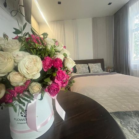 Favorit Apartments 1 Кім Безкоштовна Парковка Центр З Балконом Не Далеко Від Ж Д Вокзалу Звітні Документи Liov Exterior foto