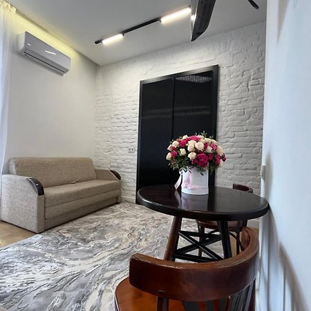 Favorit Apartments 1 Кім Безкоштовна Парковка Центр З Балконом Не Далеко Від Ж Д Вокзалу Звітні Документи Liov Exterior foto
