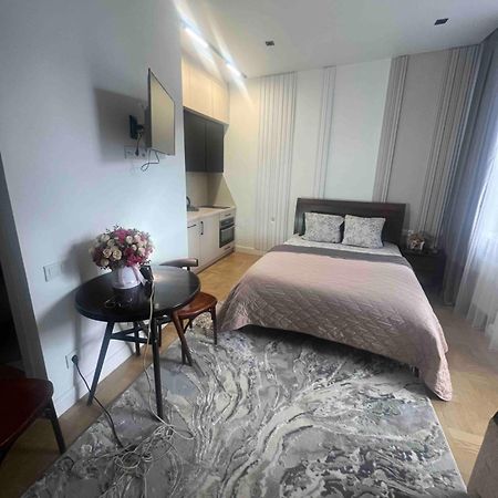 Favorit Apartments 1 Кім Безкоштовна Парковка Центр З Балконом Не Далеко Від Ж Д Вокзалу Звітні Документи Liov Exterior foto