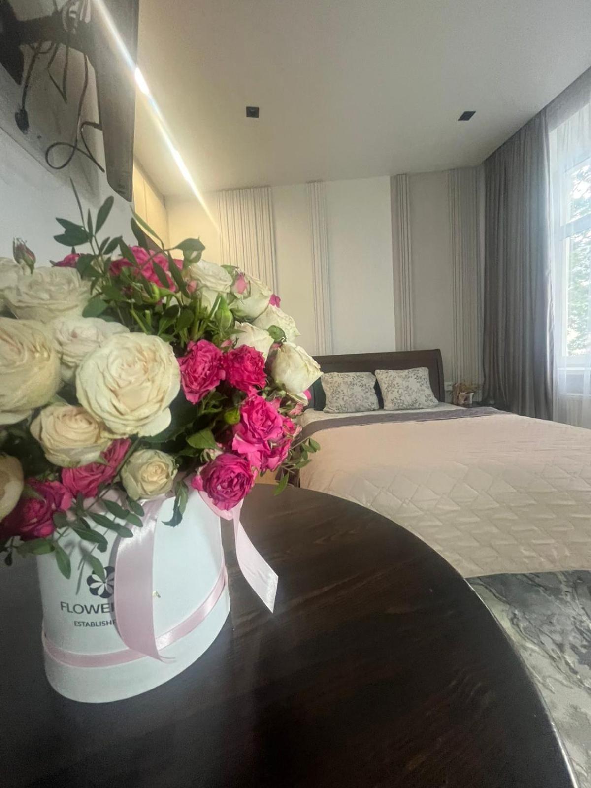 Favorit Apartments 1 Кім Безкоштовна Парковка Центр З Балконом Не Далеко Від Ж Д Вокзалу Звітні Документи Liov Exterior foto