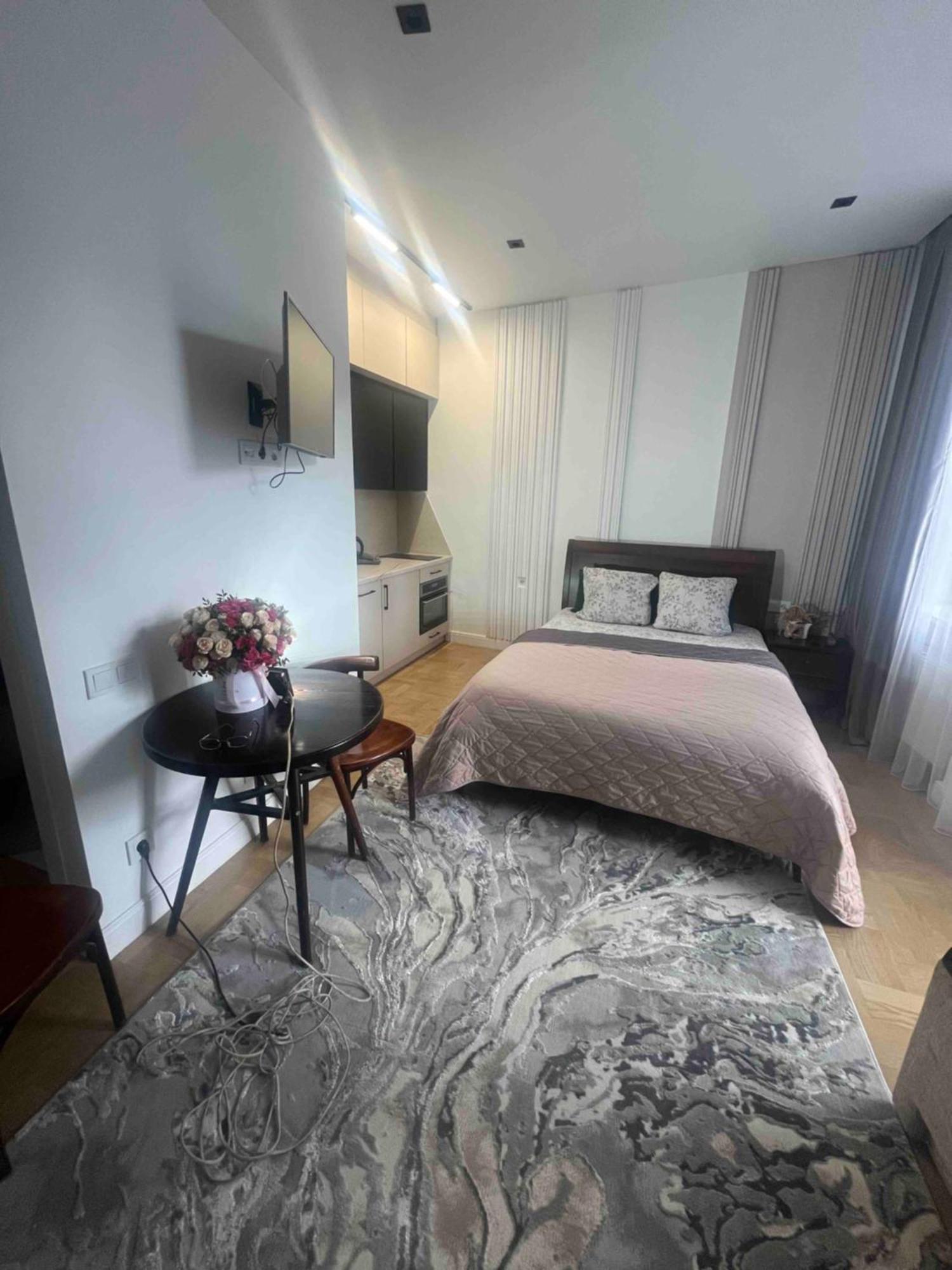 Favorit Apartments 1 Кім Безкоштовна Парковка Центр З Балконом Не Далеко Від Ж Д Вокзалу Звітні Документи Liov Exterior foto