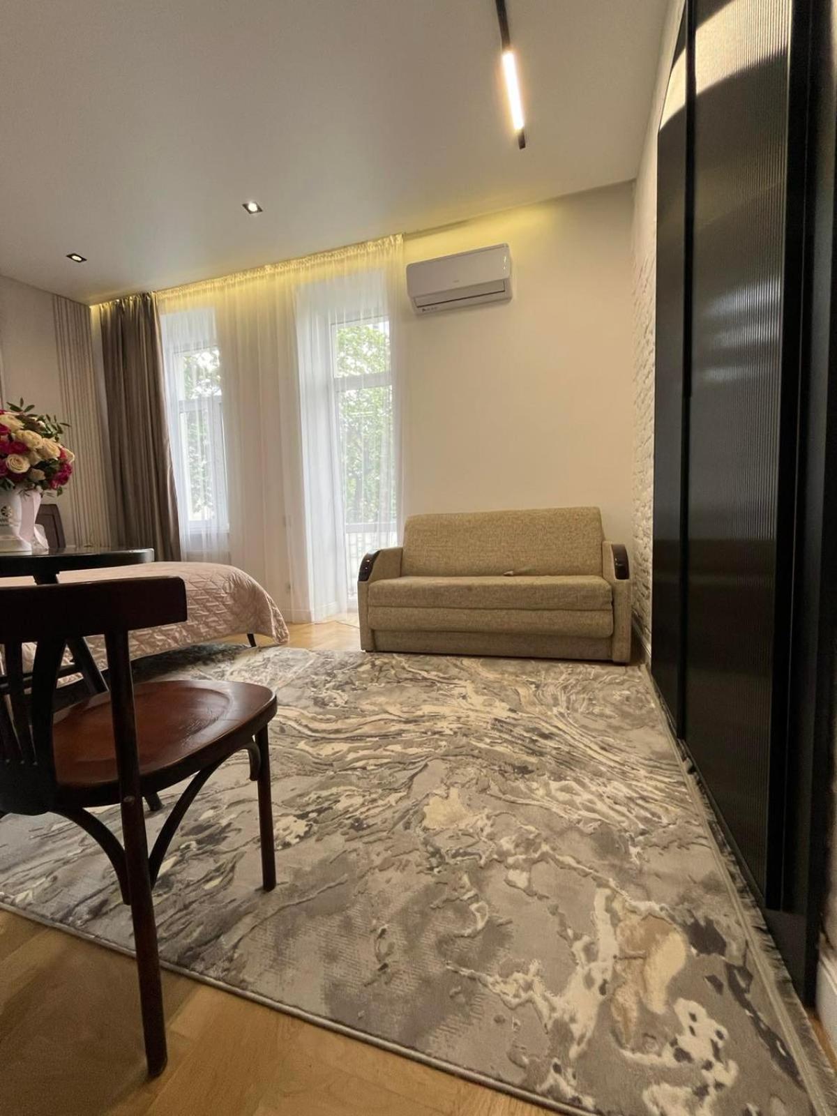 Favorit Apartments 1 Кім Безкоштовна Парковка Центр З Балконом Не Далеко Від Ж Д Вокзалу Звітні Документи Liov Exterior foto